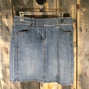 Ann Taylor denim jean skirt size 4 EUC